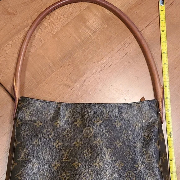 Louis Vuitton GM Looping Bag - Picture 14 of 16
